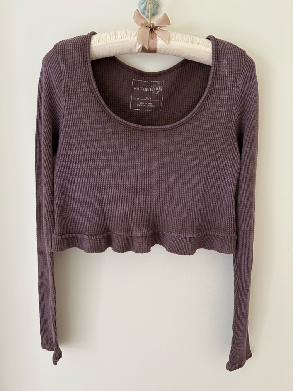 Free People Waffle-Knit Long Sleeve Crop Top
Size: XS 
GUC (Fading)